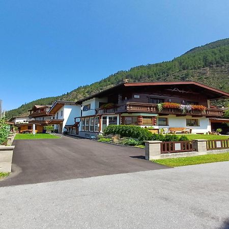 Modern Apartment In Langenfeld Near Ski Area Exterior foto