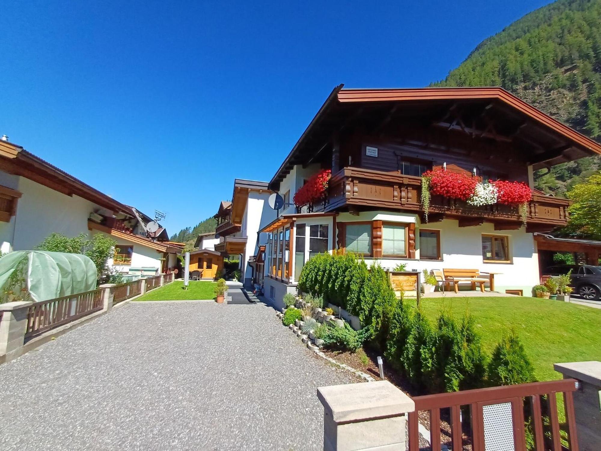 Modern Apartment In Langenfeld Near Ski Area Exterior foto